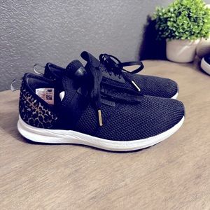New Balance Black and cheetah Size 8.5
